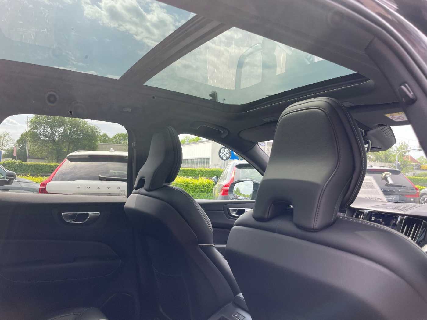 Volvo  T6 Plus Dark   Plug-In Hybrid AWD AHK PANO