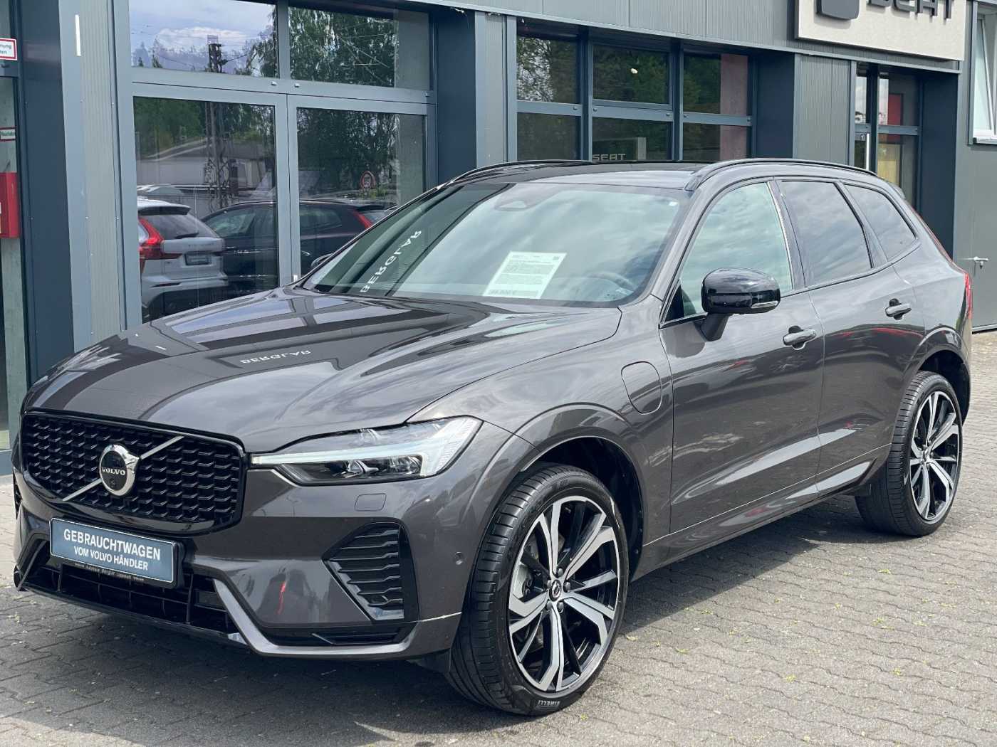 Volvo  T6 Plus Dark   Plug-In Hybrid AWD AHK PANO