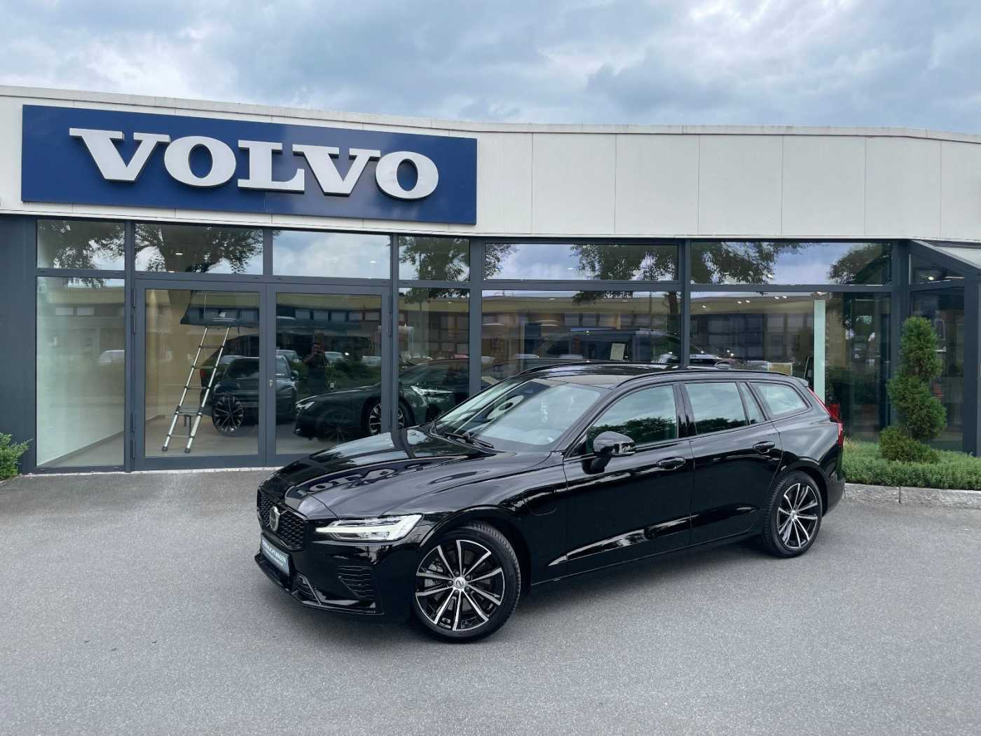 Volvo  T6 Plus Dark AWD AHK Navi SHZ