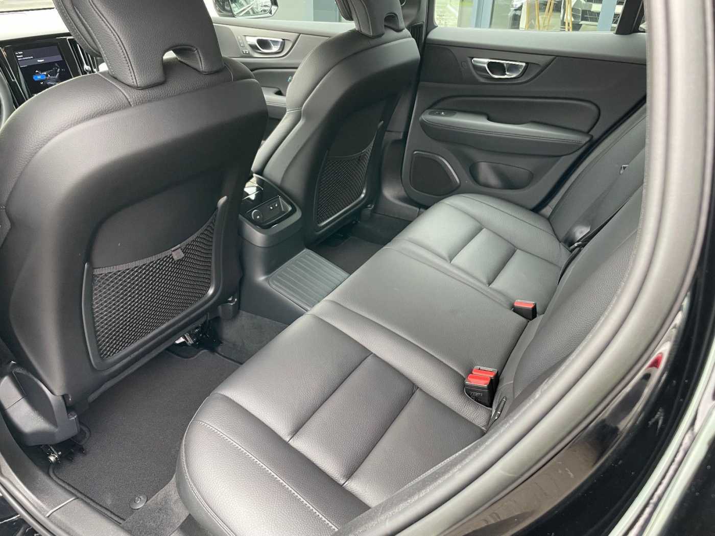 Volvo  T6 Plus Dark AWD AHK Navi SHZ