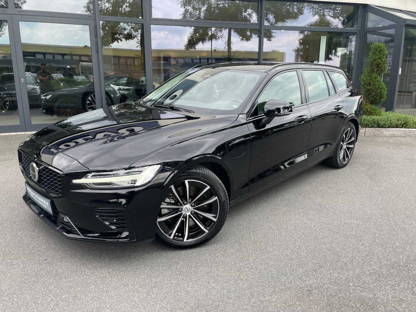 Volvo  T6 Plus Dark AWD AHK Navi SHZ