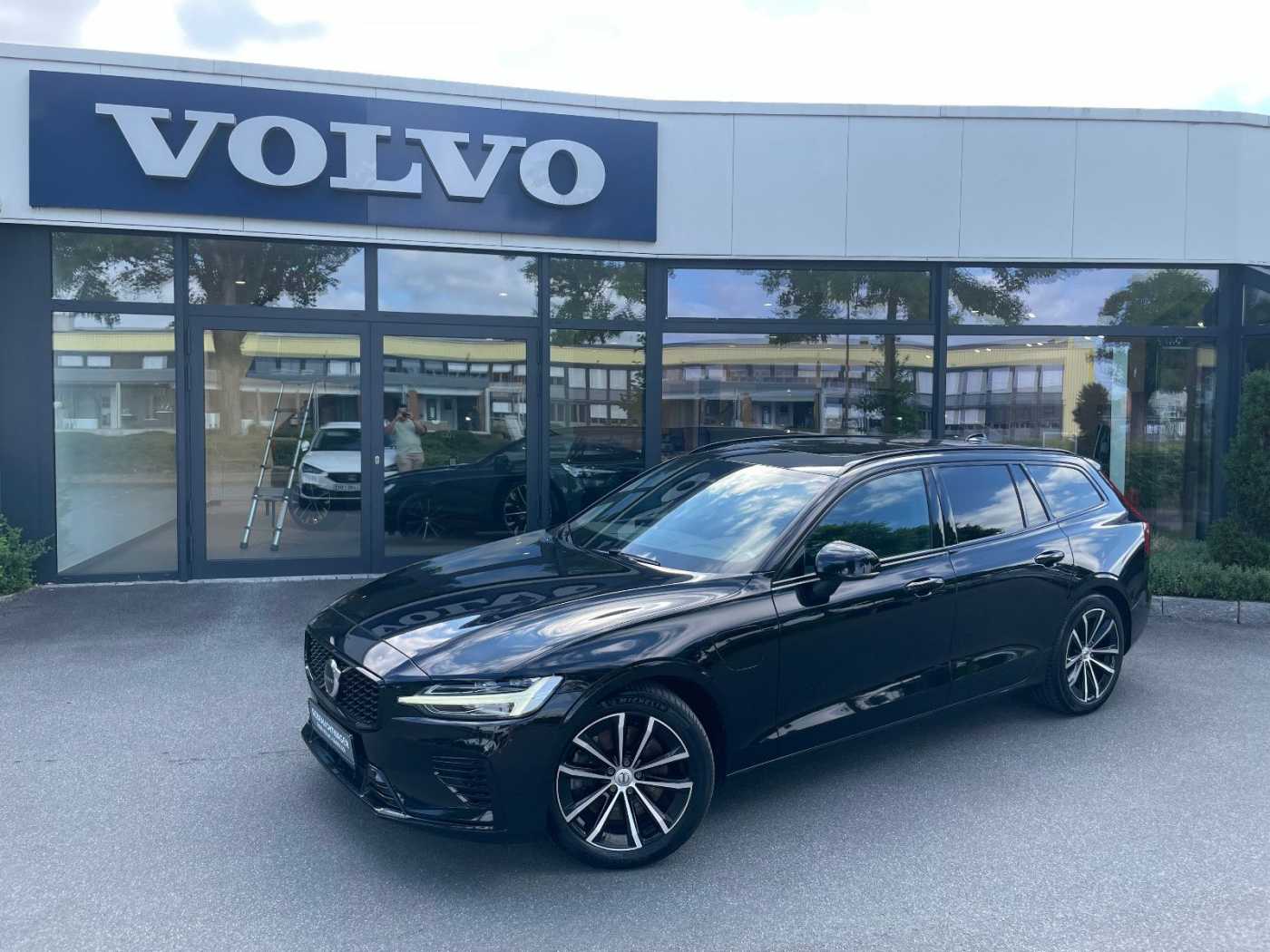 Volvo  T6 Plus Dark AWD Pano AHK ACC
