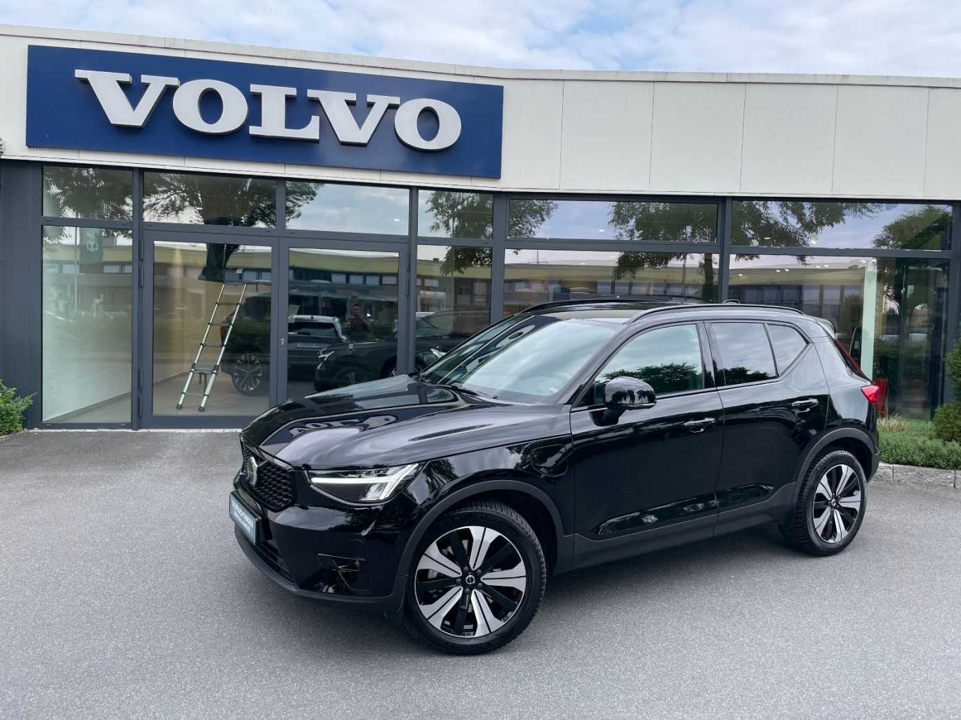 Volvo  T4 Plus Dark Recharge AHK 360* Navi 19Z