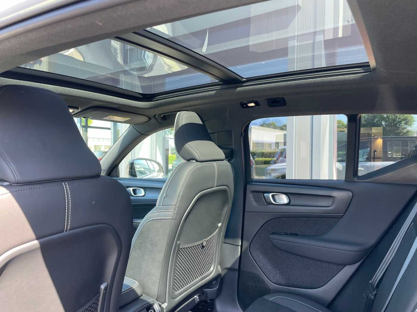 Volvo  XC40 Ultimate Recharge Pure Electric AWD