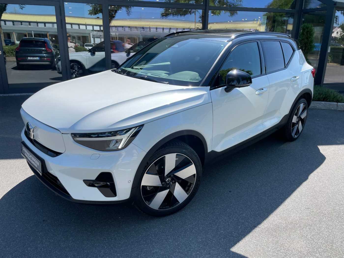 Volvo  XC40 Ultimate Recharge Pure Electric AWD