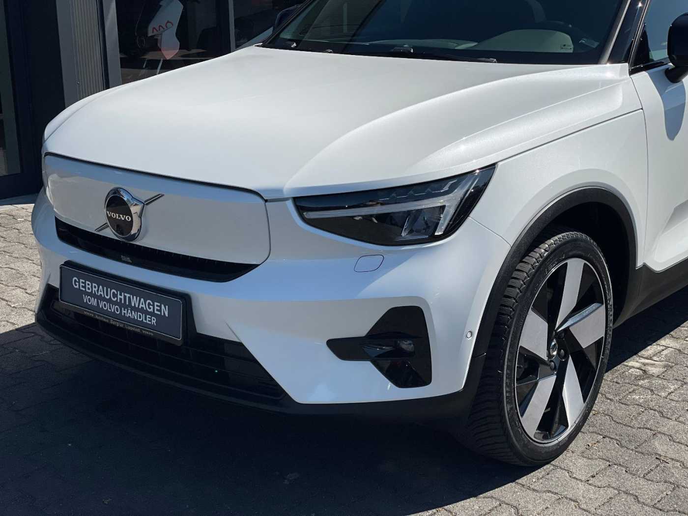 Volvo  XC40 Ultimate Recharge Pure Electric AWD