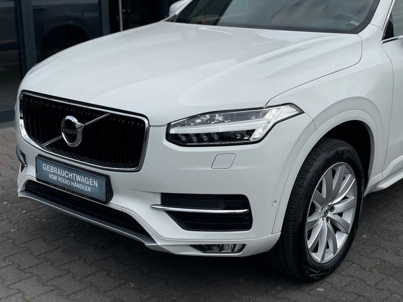 Volvo  D4 2WD Momentum Navi LED ACC