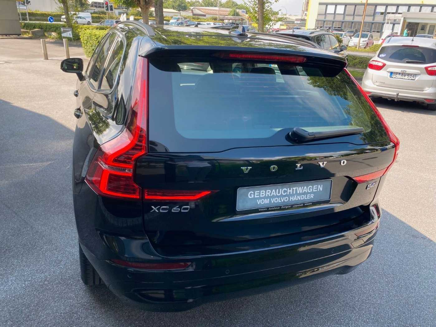 Volvo  B4 AWD Core, Licht-Paket, Fahrer-Assistenz