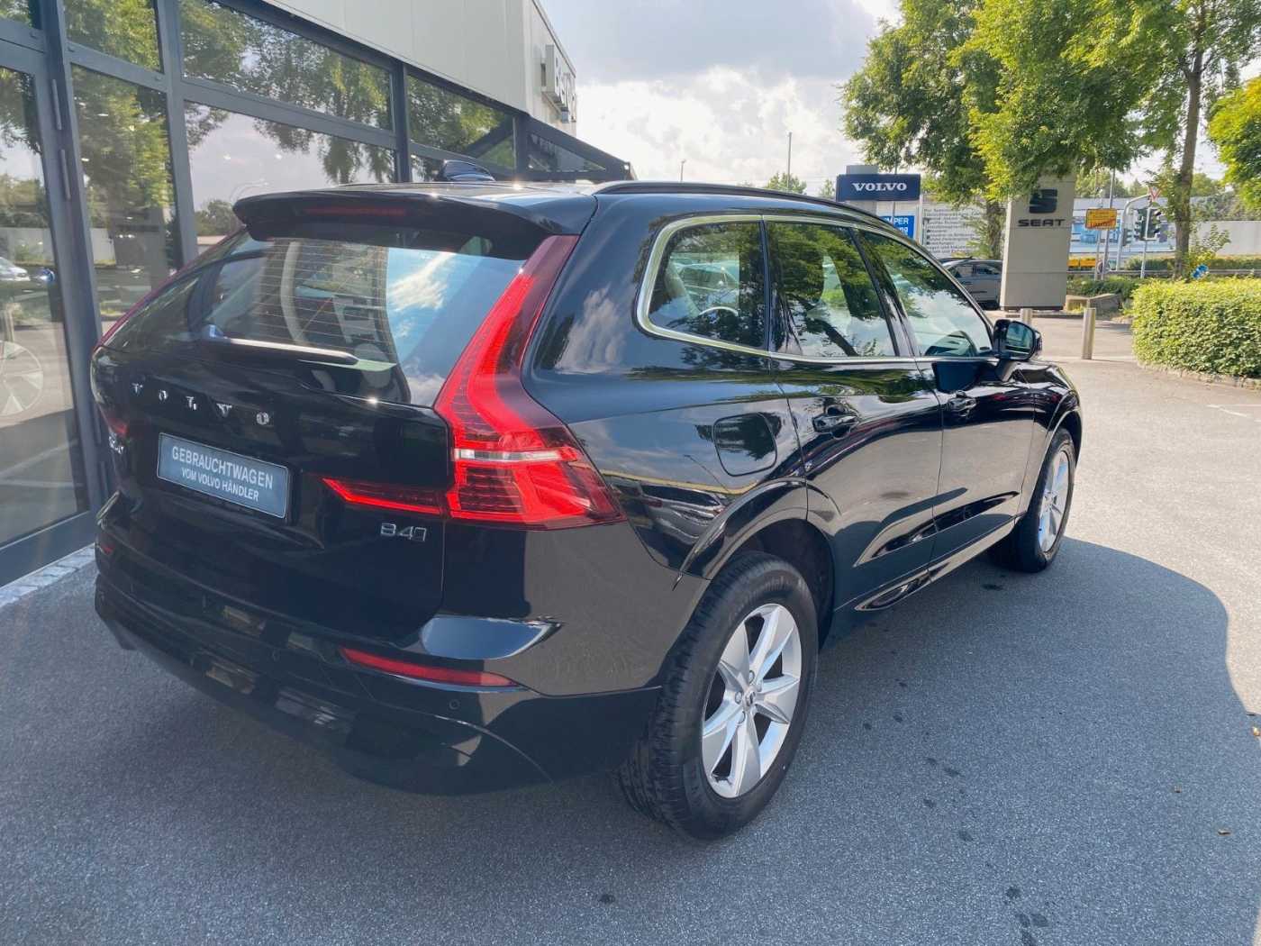 Volvo  B4 AWD Core, Licht-Paket, Fahrer-Assistenz
