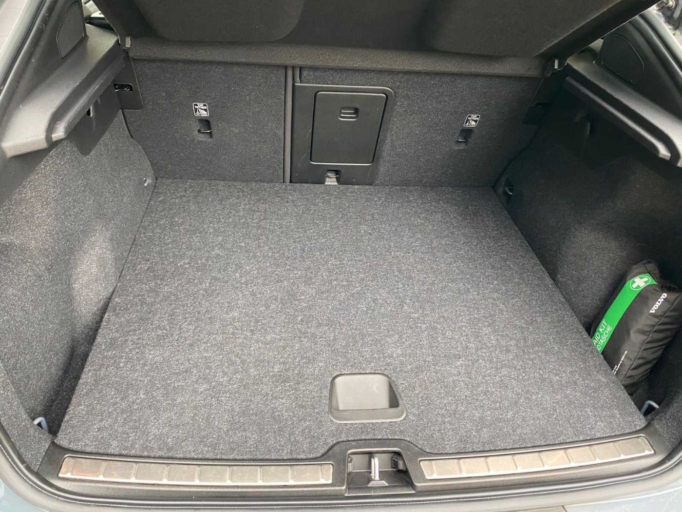 Volvo  Core Recharge Pure Electric 2WD