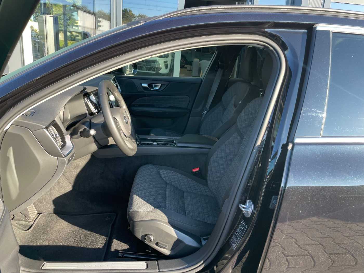 Volvo  B4D Core Navi SHZ Kamera AHK