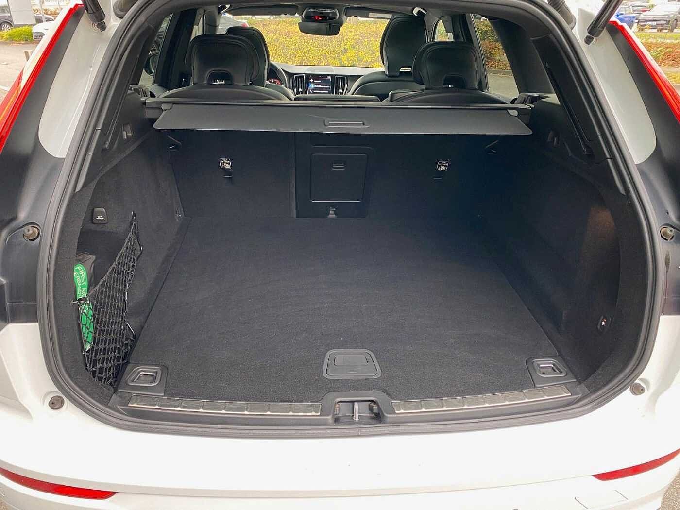 Volvo  D4 R-Design, AHK, Head-Up, Pano, uvm.