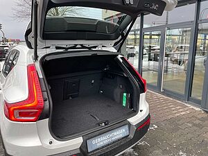 Volvo  XC40 Momentum Pro 2WD 20 Zoll H/K SHZ Navi