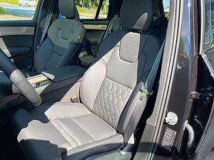 Volvo  Plus Dark T8 Recharge Plug-In Hybrid AWD