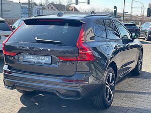 Volvo  B4 AWD R Design Pano 360* SHZ
