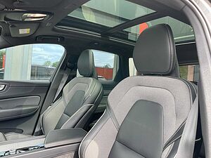 Volvo  T6 Plus Dark   Plug-In Hybrid AWD AHK PANO
