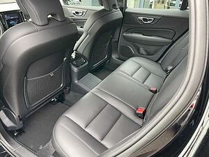 Volvo  T6 Plus Dark AWD AHK Navi SHZ