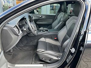 Volvo  T6 Plus Dark AWD Pano AHK ACC