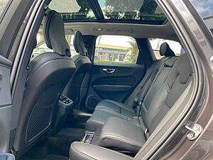 Volvo  B5 AWD Ultimate Dark