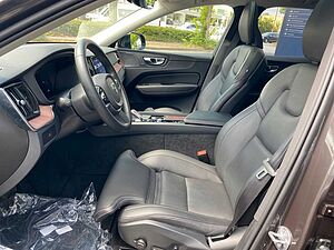 Volvo  B5 AWD Ultimate Dark
