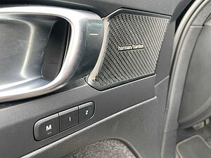 Volvo  B4 Plus Dark ACC BLIS LichtP