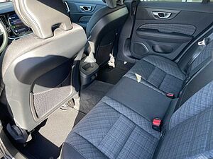 Volvo  B4D Core Navi SHZ Kamera