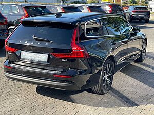 Volvo  B4D Core Navi SHZ Kamera