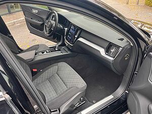 Volvo  B4D ACC Navi SHZ ToteWinkl