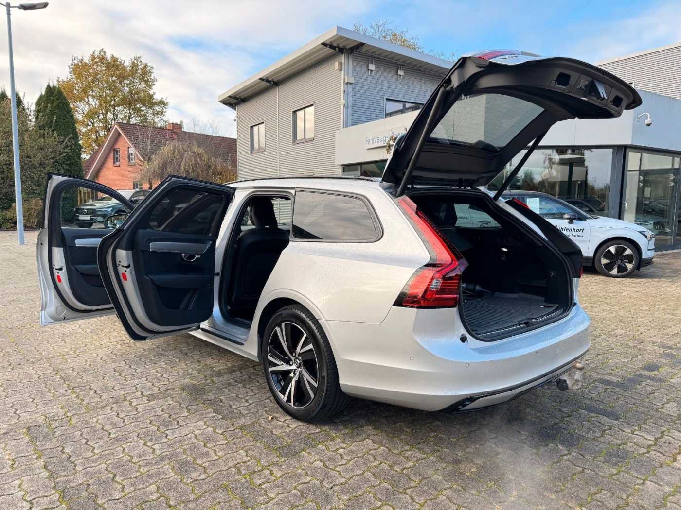 Volvo  T6 Recharge AWD Geartronic R-DESIGN - AHK -