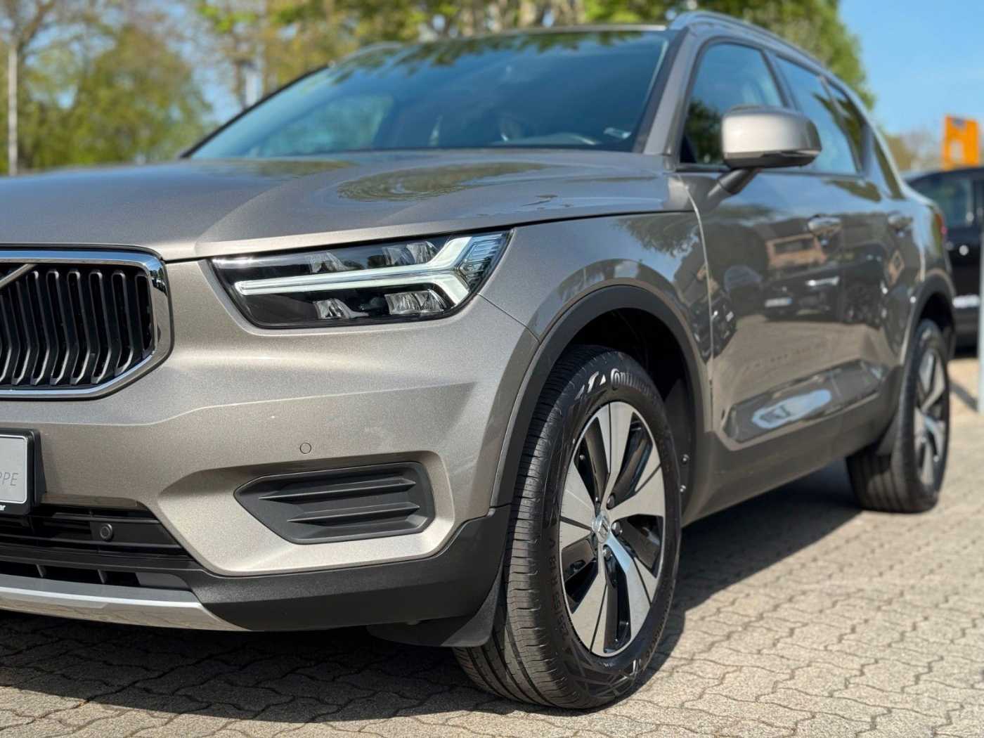 Volvo  T3 MOMENTUM PRO - Kamera - Keyless - LED -