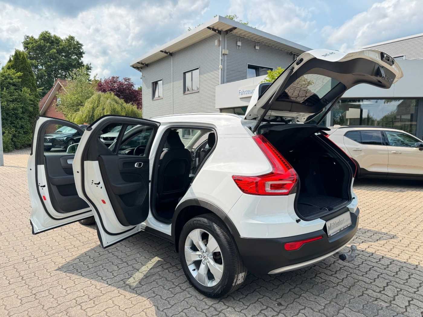 Volvo  T3 Geartr. MOMENTUM PRO - AHK - Frontschhzg