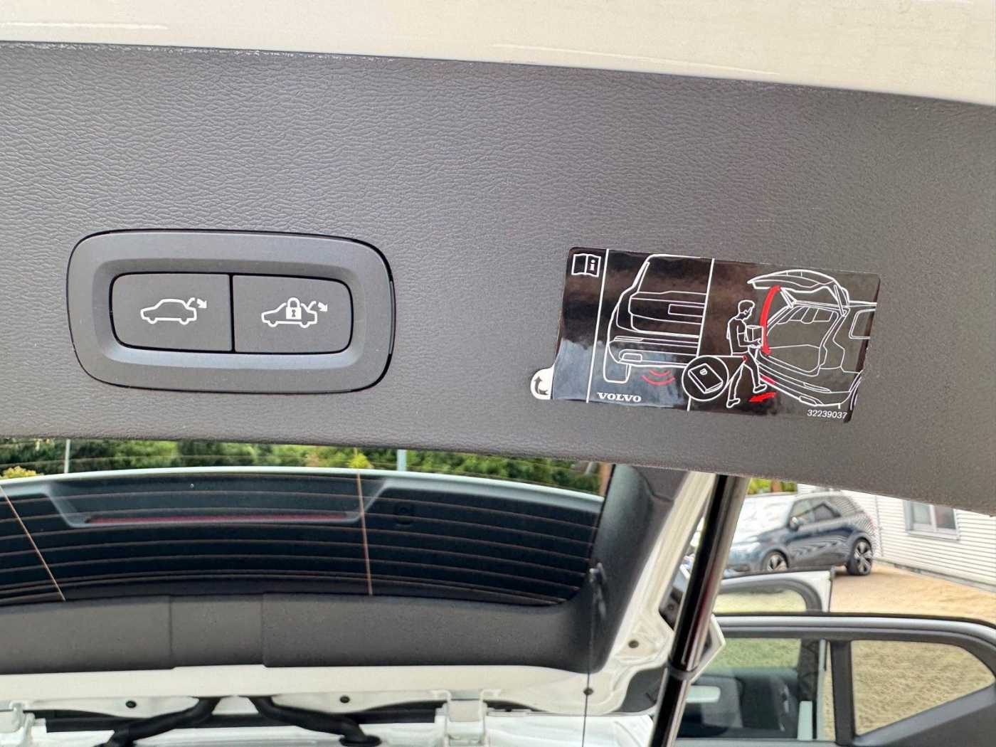 Volvo  T3 Geartr. MOMENTUM PRO - AHK - Frontschhzg