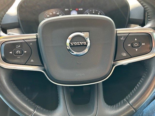 Volvo  T3 MOMENTUM PRO - Cam - Keyless - Frontshzg