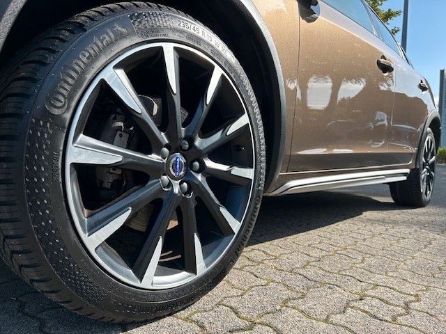 Volvo  D3 MOMENTUM -ACC-BLIS-CAM-19'