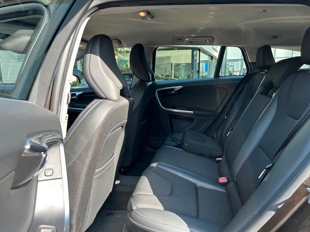 Volvo  D3 MOMENTUM -ACC-BLIS-CAM-19'