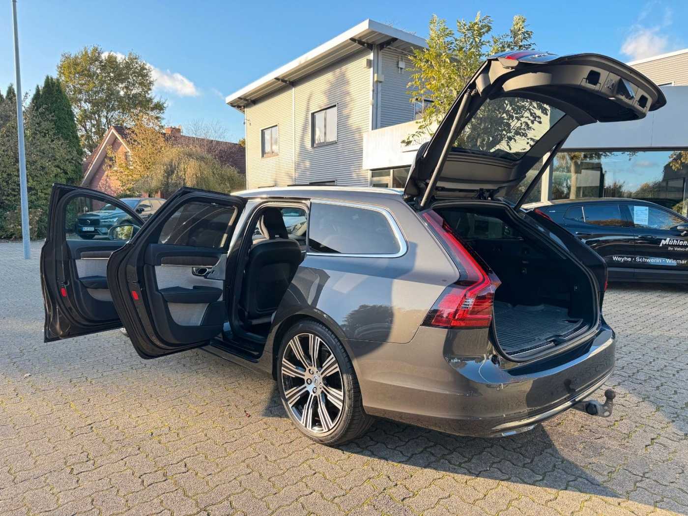 Volvo T6 AWD Geartronic INSCRIPTION-AHK-Pano-360-
