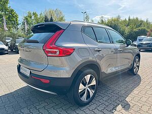 Volvo  T3 MOMENTUM PRO - Kamera - Keyless - LED -