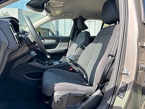 Volvo  T3 MOMENTUM PRO - Kamera - Keyless - LED -