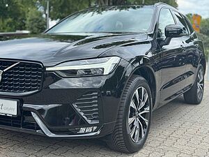 Volvo  B4 D AWD PLUS DARK - Standheizung - H/K