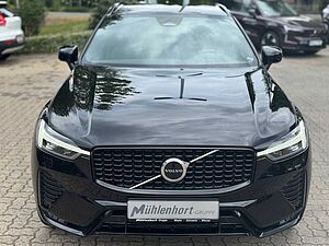 Volvo  B4 D AWD PLUS DARK - Standheizung - H/K