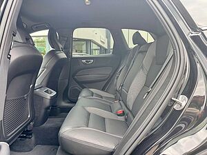 Volvo  B4 D AWD PLUS DARK - Standheizung - H/K