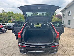 Volvo  B4 D AWD PLUS DARK - Standheizung - H/K