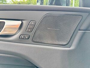 Volvo  B4 D AWD PLUS DARK - Pilot - H/K - Standhzg