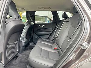 Volvo  B4 D AWD PLUS DARK - Pilot - H/K - Standhzg