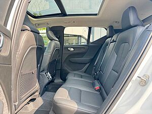 Volvo  B4 DKG ULTRA DARK - 360 - Pixel - Pilot -