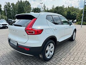 Volvo  T3 Geartr. MOMENTUM PRO - AHK - Frontschhzg