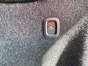 Volvo  B4 DKG ULTRA DARK -AHK-360-Pixel-BLIS-21'