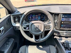 Volvo  T6 Recharge AWD R-DESIGN - Pano - Cam - H/K