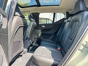 Volvo  B4 DKG ULTRA DARK - 360 - Pixel - Pilot -