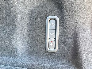 Volvo  B5 D AWD R-DESIGN-AHK-Sthg-Pano-360-Luft-BW